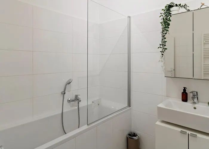 Three Bedrooms - 80 M2 - 2 Min To U4 Meidlinger Hauptstrasse * Viena